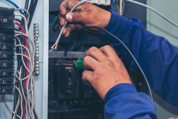 Best Affordable Emergency Electrician  in Oakland, OR